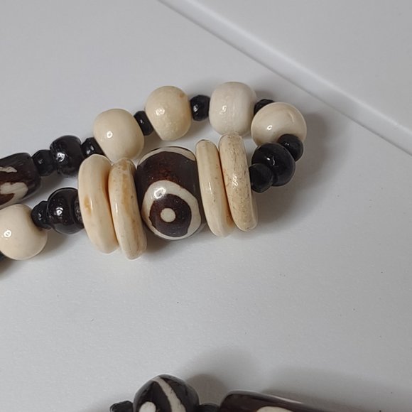 Heavy Decorative Glass And Bone Bead Necklace - Picture 11 of 15